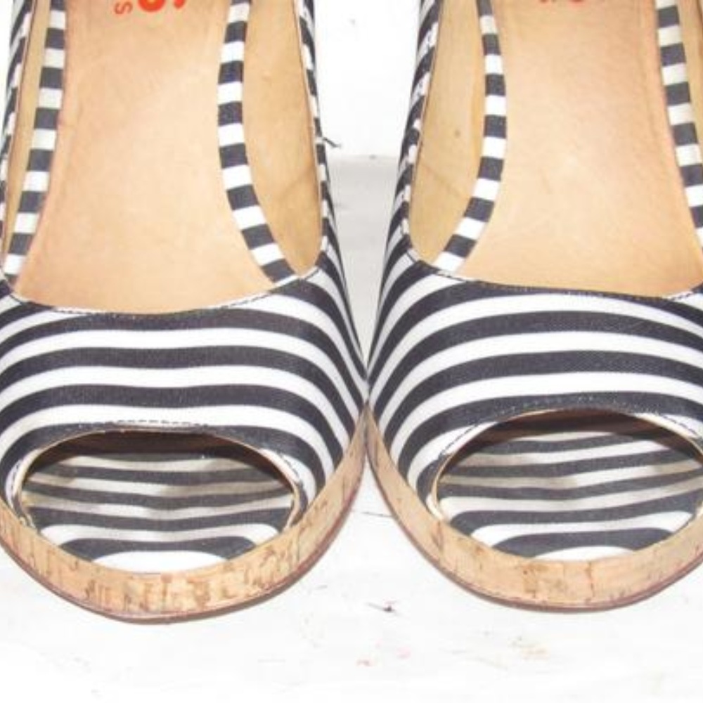Michael Kors Black Ivory Striped Canvas Pumps - Picture 8 of 8